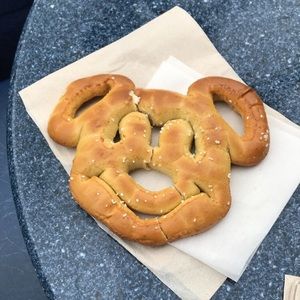 Meet your Posher, Dechelle